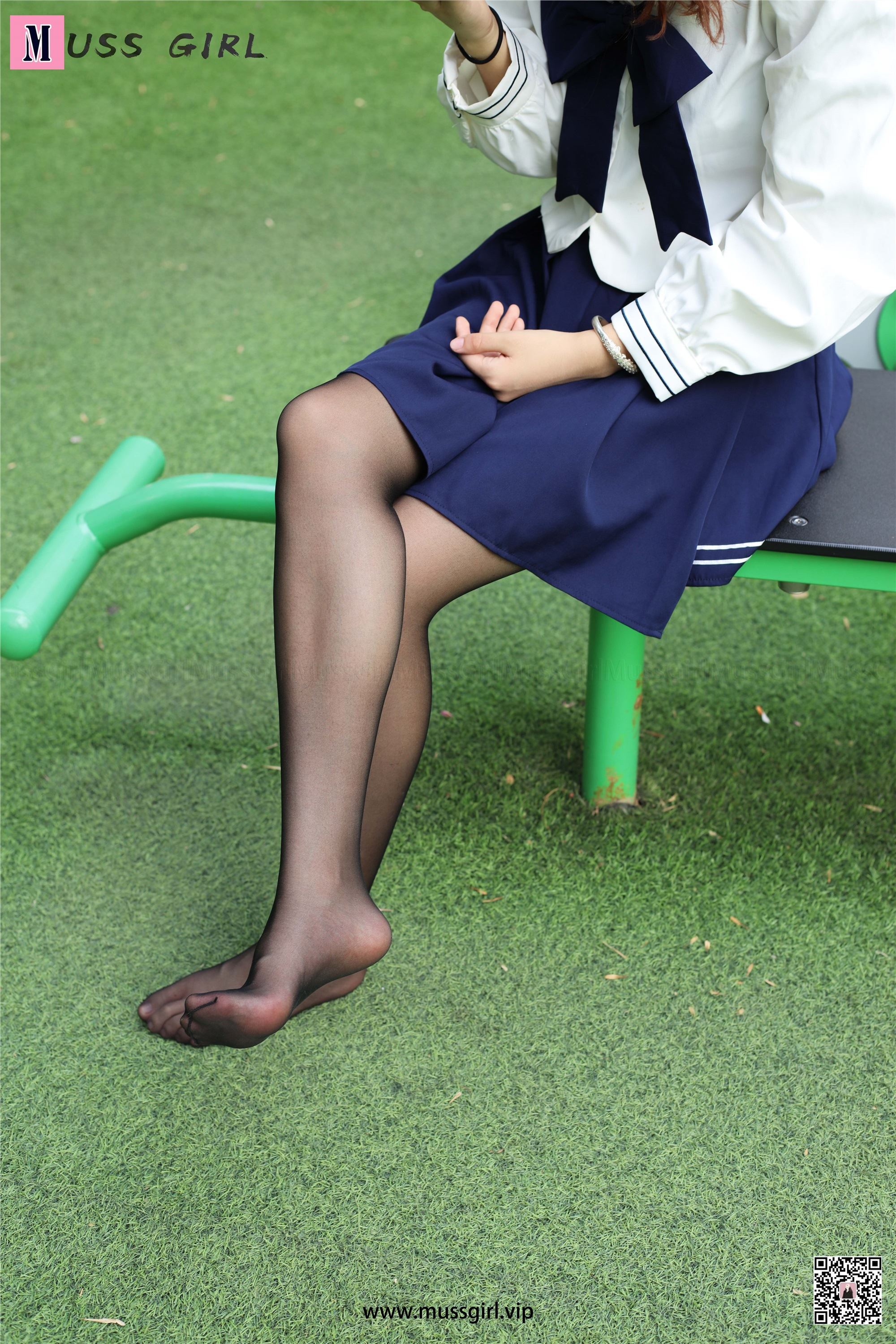 MussGirl慕丝女郎  NO.216 草地JK制服黑丝4